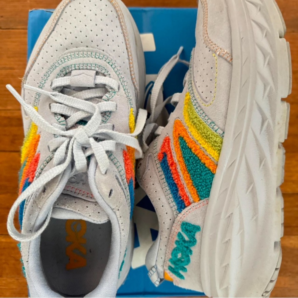 hoka one bondi L - embroidery edition. almost new!!